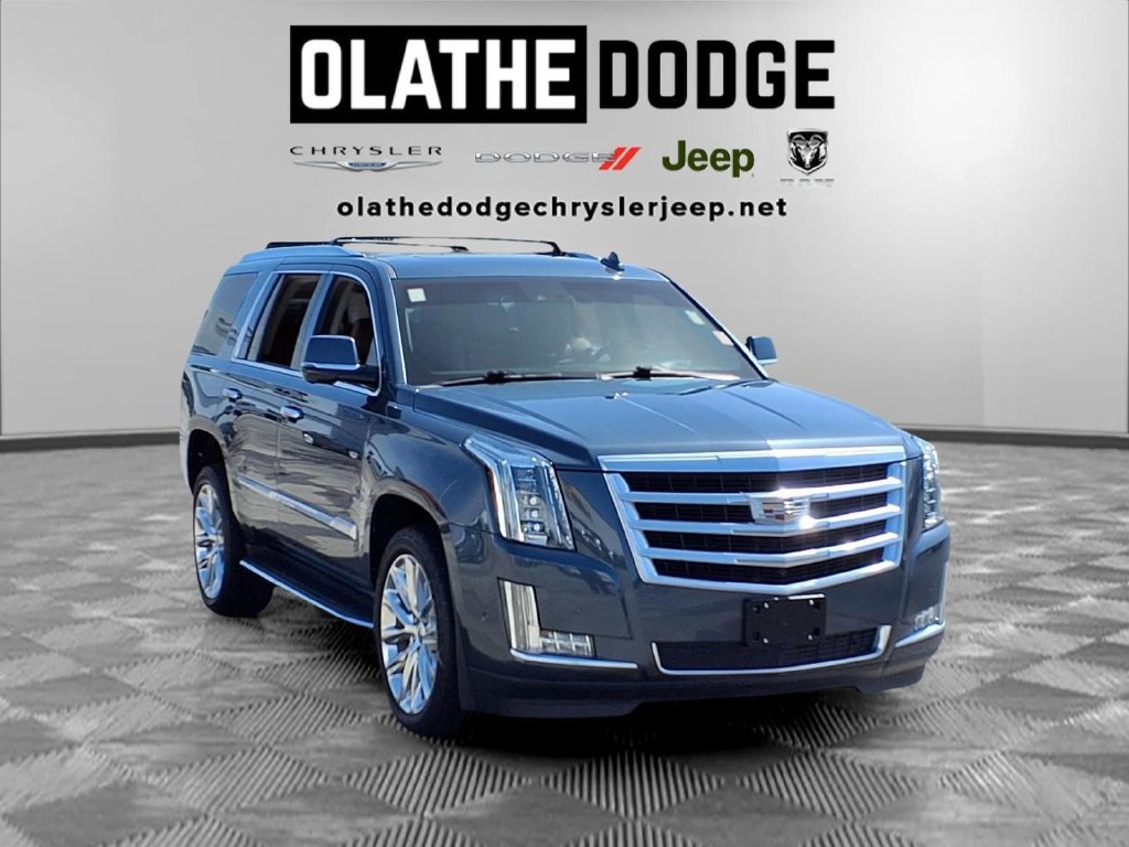 Used 2019 Cadillac Escalade Luxury AWD/4WD image 32