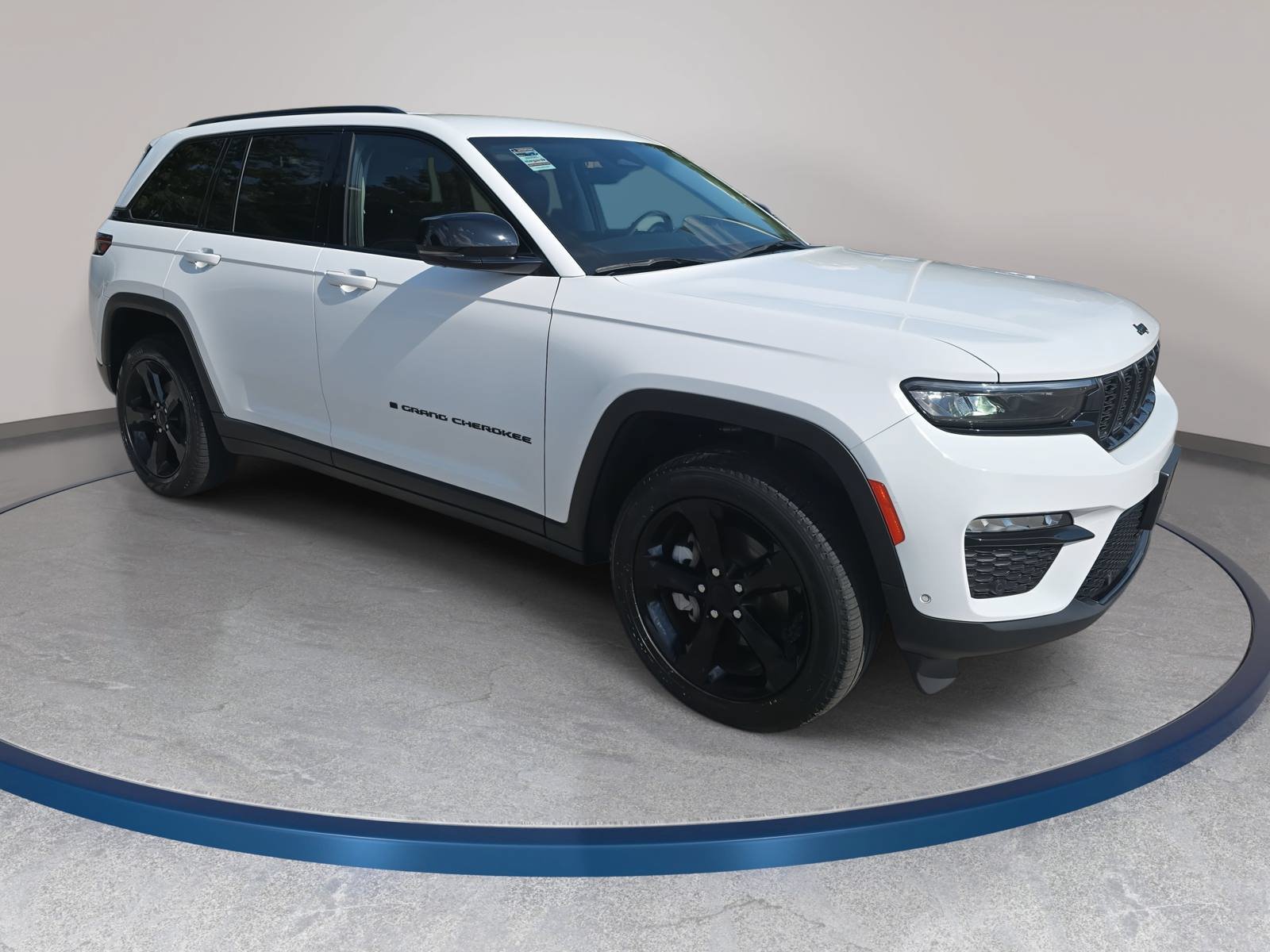 Used 2023 Jeep Grand Cherokee Limited w/ Luxury Tech Group II AWD/4WD image 3