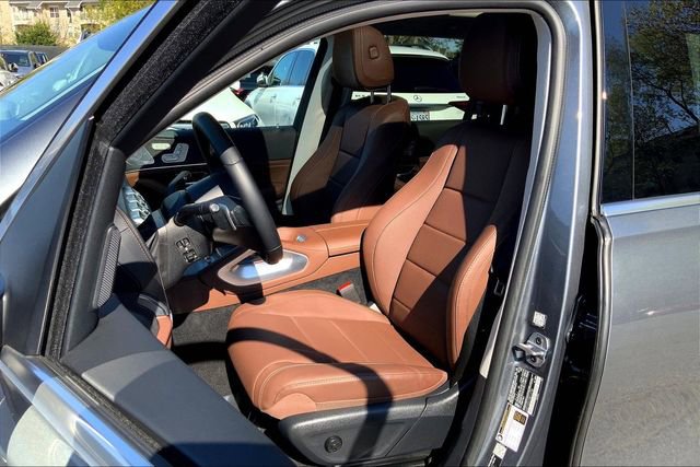 Used 2026 Mercedes-Benz GLS 450 4MATIC image 6
