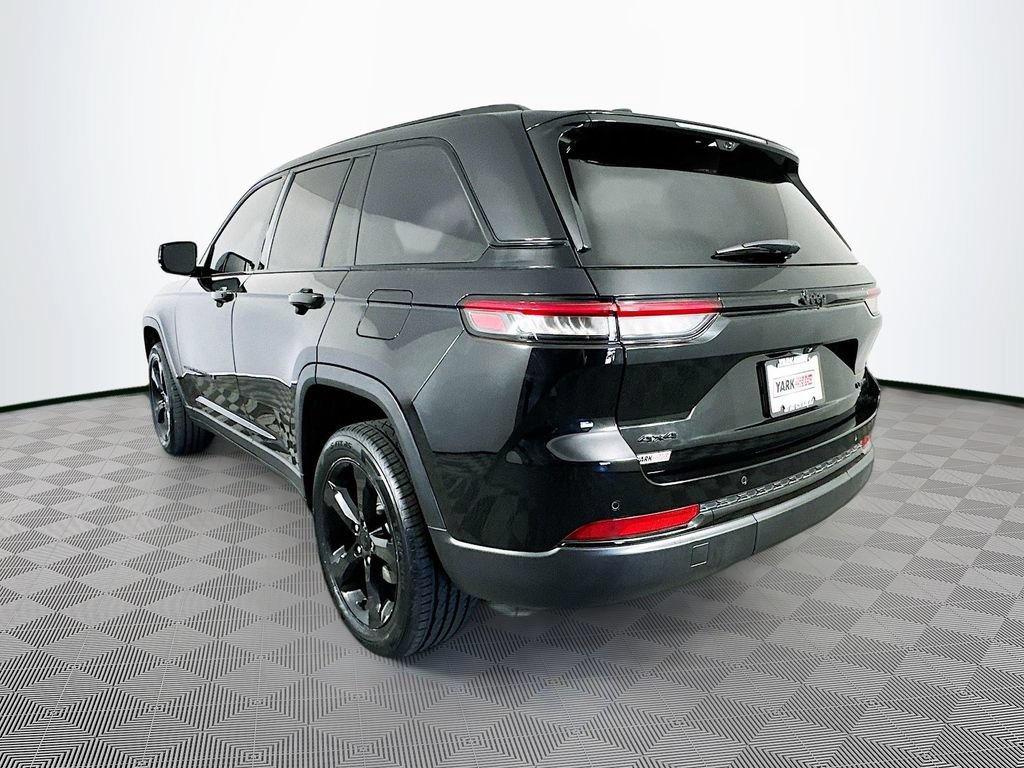 Certified 2023 Jeep Grand Cherokee Limited w/ Luxury Tech Group II AWD/4WD image 8