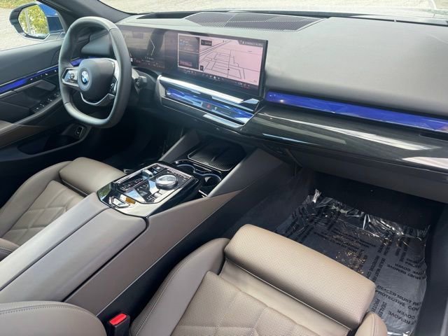 Certified 2025 BMW 540i xDrive w/ Premium Package image 27