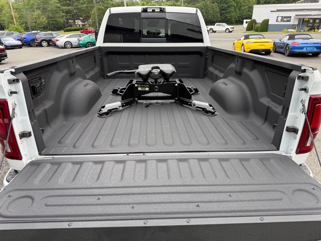 New 2026 RAM 3500 Laramie AWD/4WD image 15