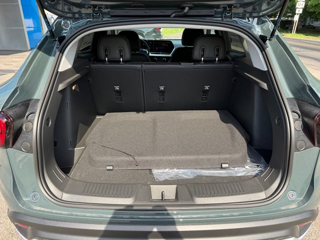 New 2026 Chevrolet Trax LT w/ LT Convenience Package FWD image 28
