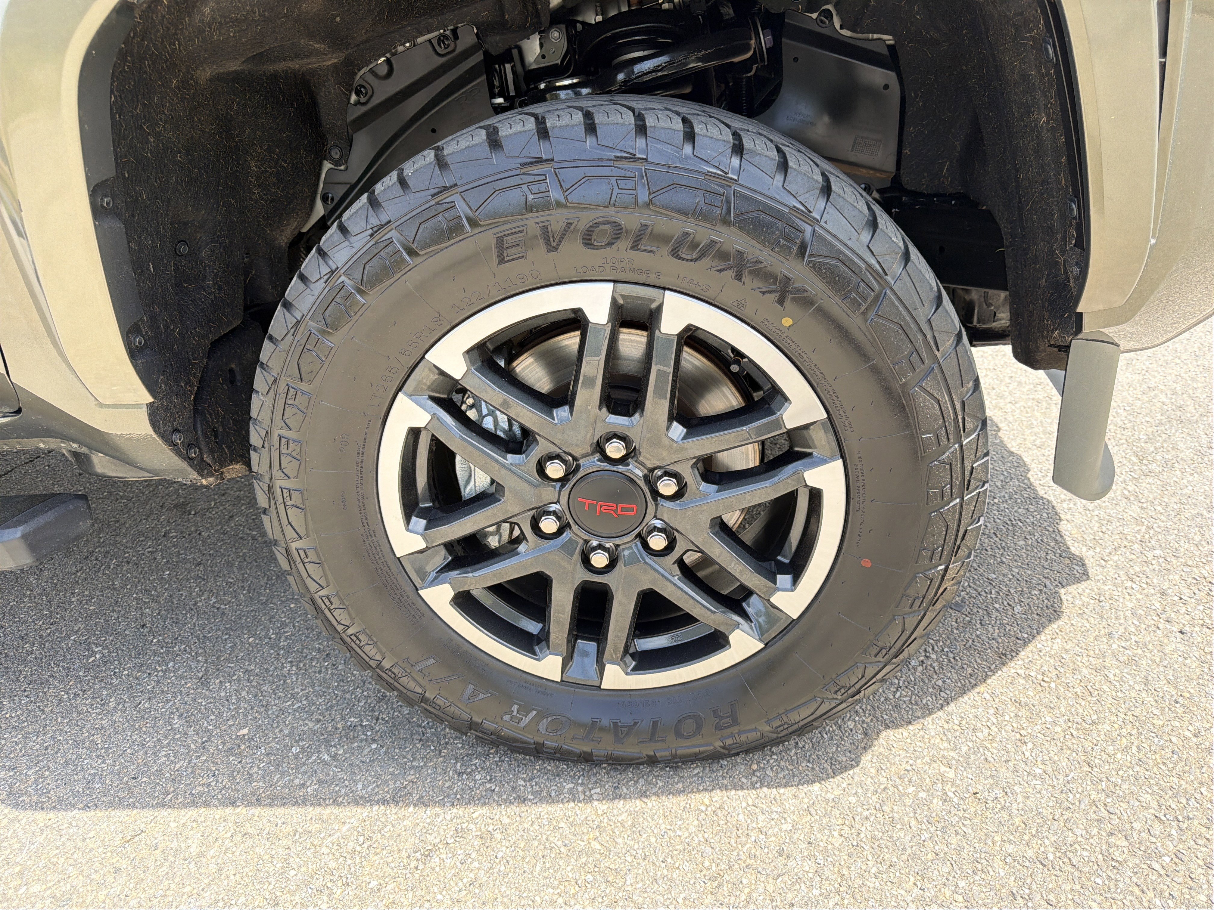 Used 2025 Toyota Tacoma TRD Sport AWD/4WD image 13