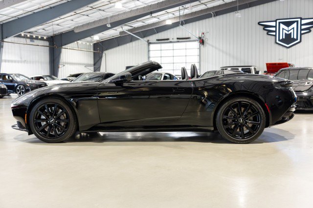 Used 2021 Aston Martin DB11 Volante image 3