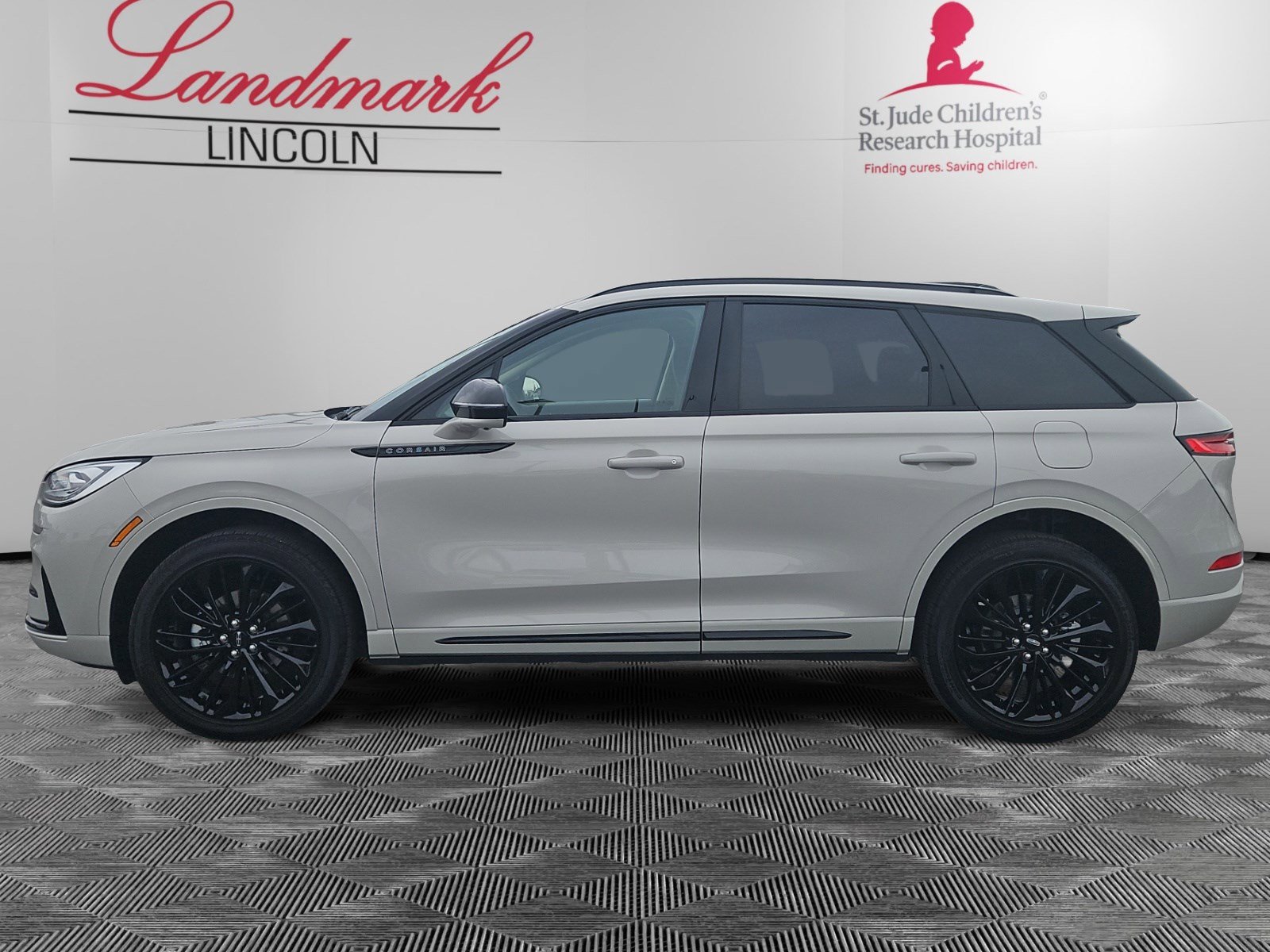 Certified 2024 Lincoln Corsair Grand Touring image 2