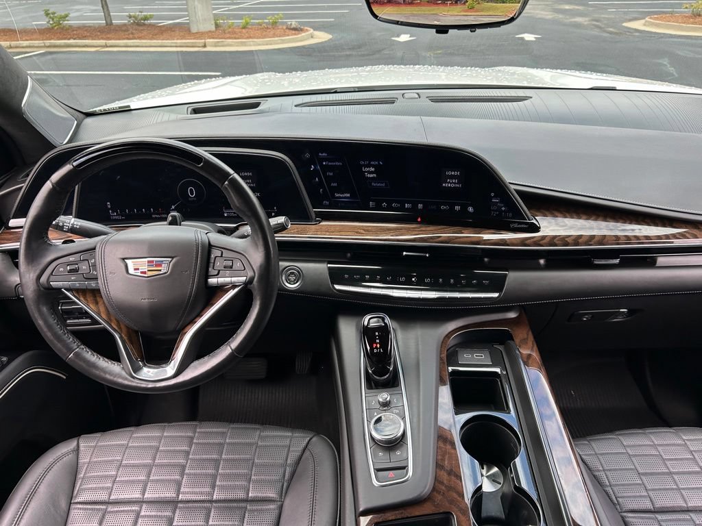 Used 2023 Cadillac Escalade ESV Sport Platinum w/ LPO, ONYX Package AWD/4WD image 15