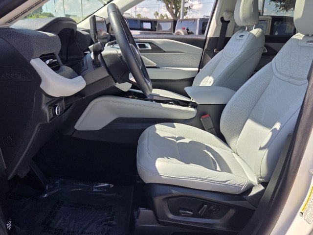 Used 2025 Ford Explorer Platinum w/ Ultimate Package RWD image 12