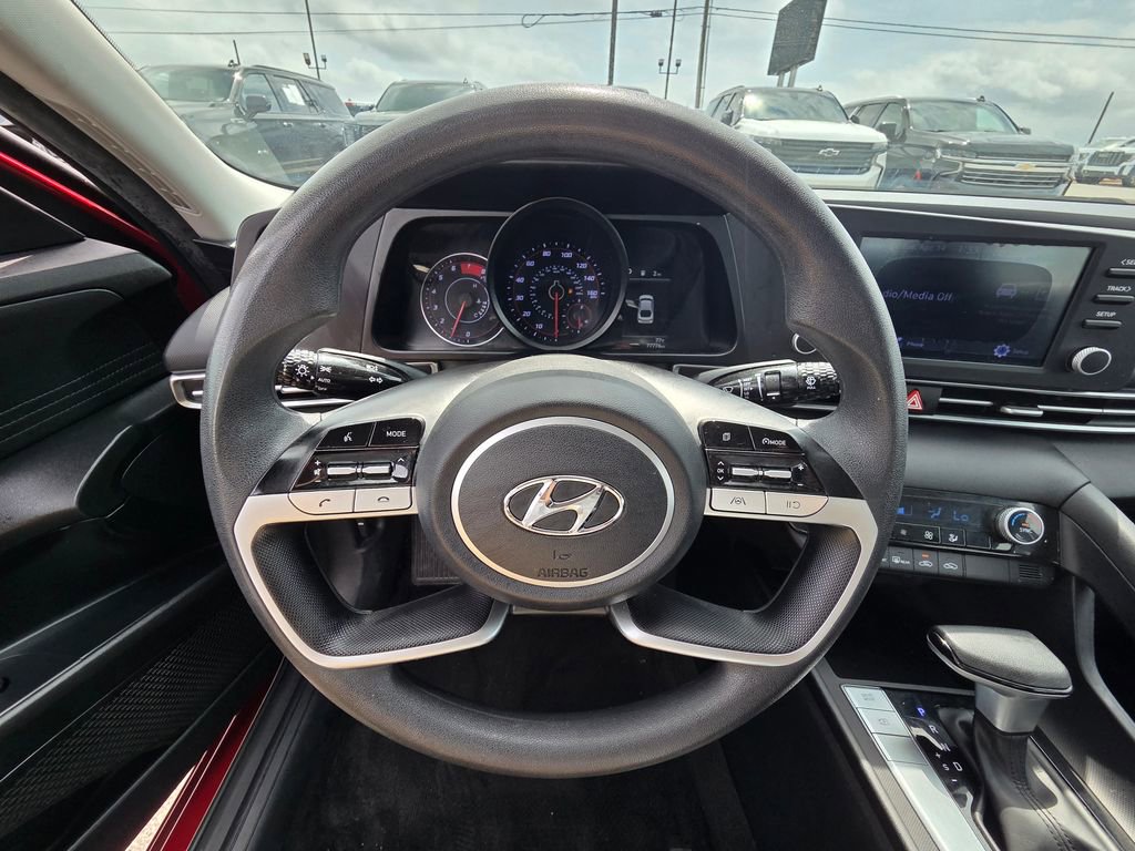 Used 2021 Hyundai Elantra SEL image 13