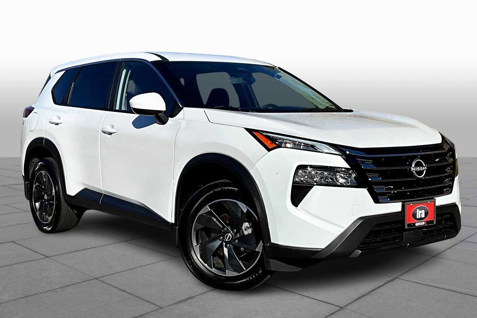 Used 2025 Nissan Rogue SV image 2