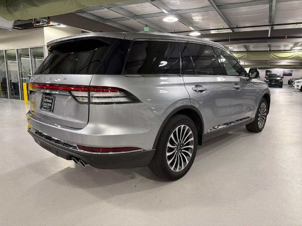 Used 2024 Lincoln Aviator Reserve w/ Elements Package Plus AWD/4WD image 4