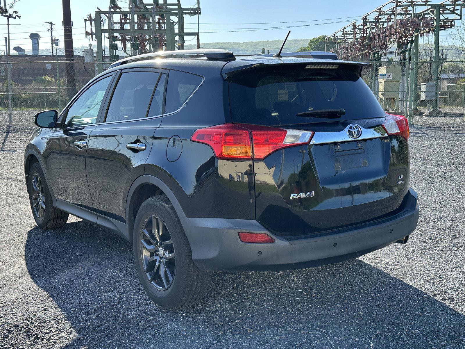 Used 2014 Toyota RAV4 LE AWD/4WD image 6