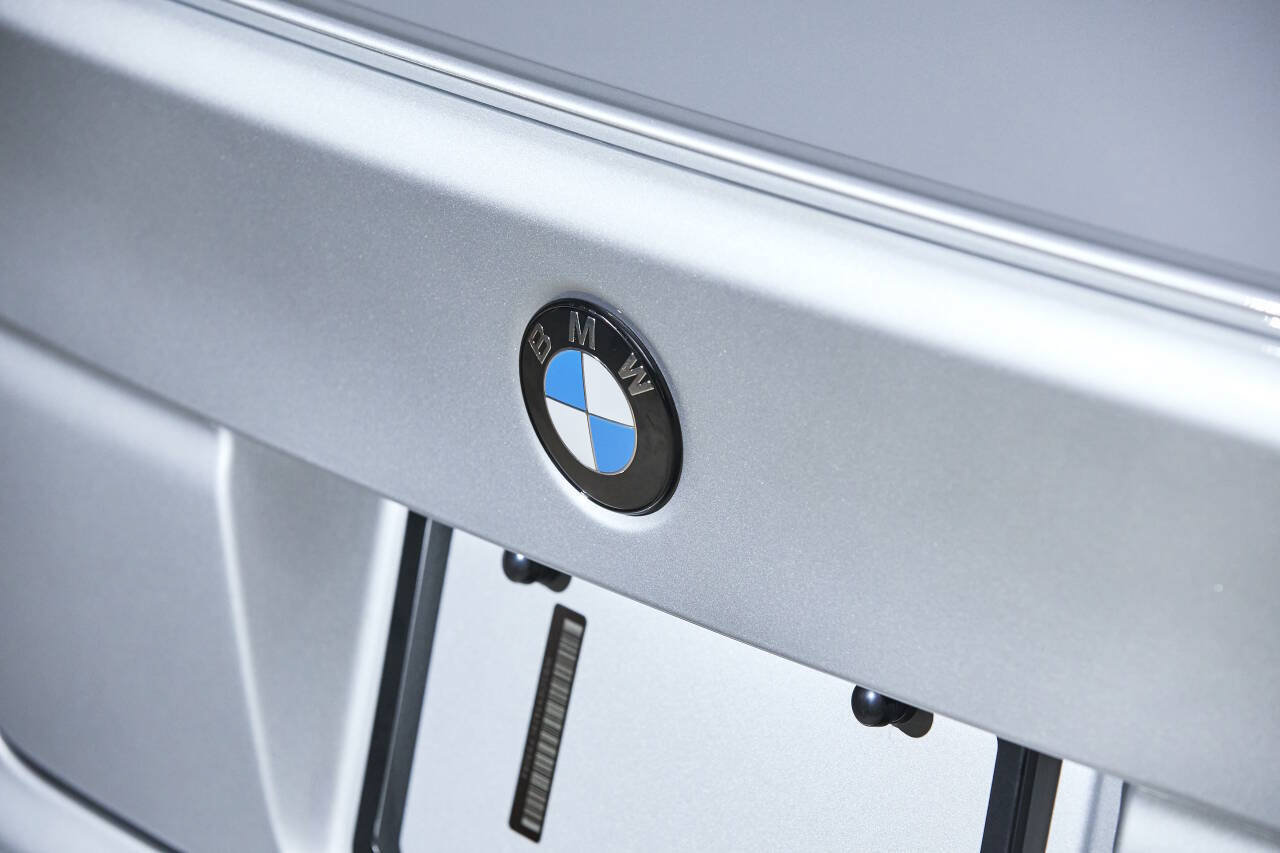 Used 2003 BMW M5 RWD image 41