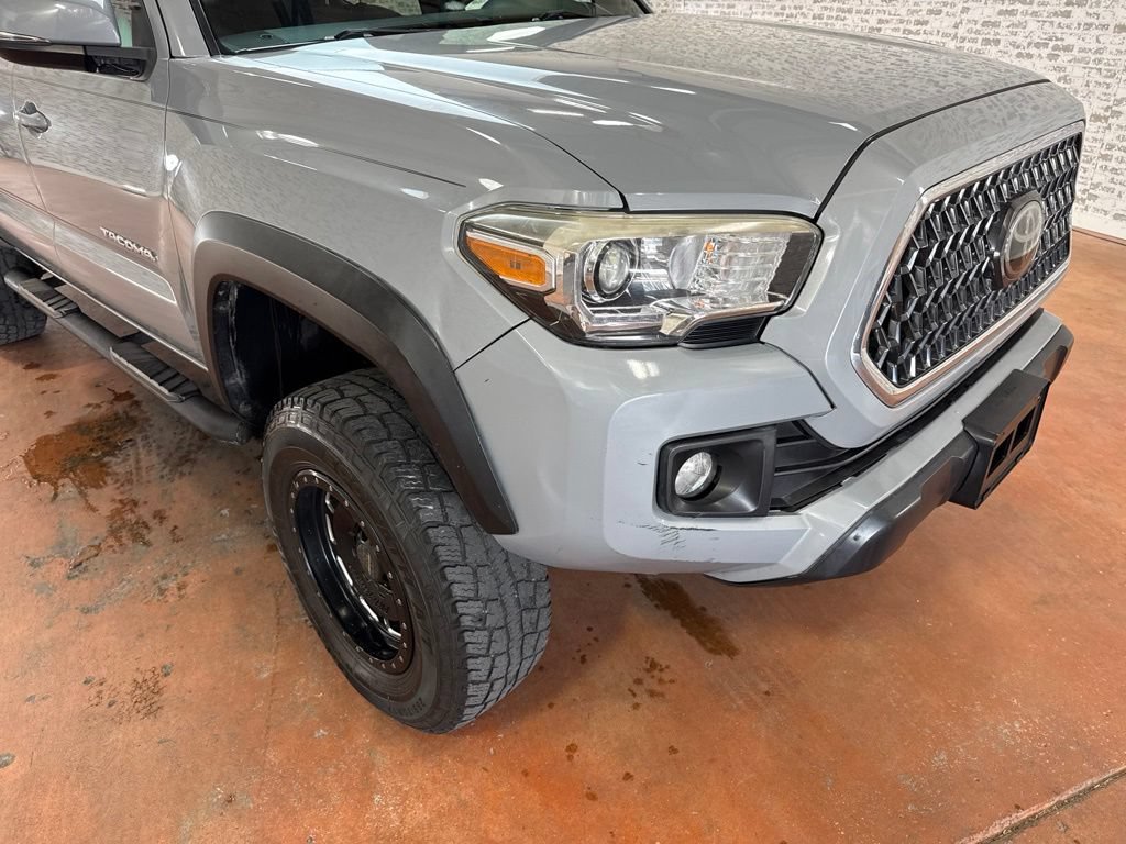 Used 2019 Toyota Tacoma TRD Off-Road AWD/4WD image 9