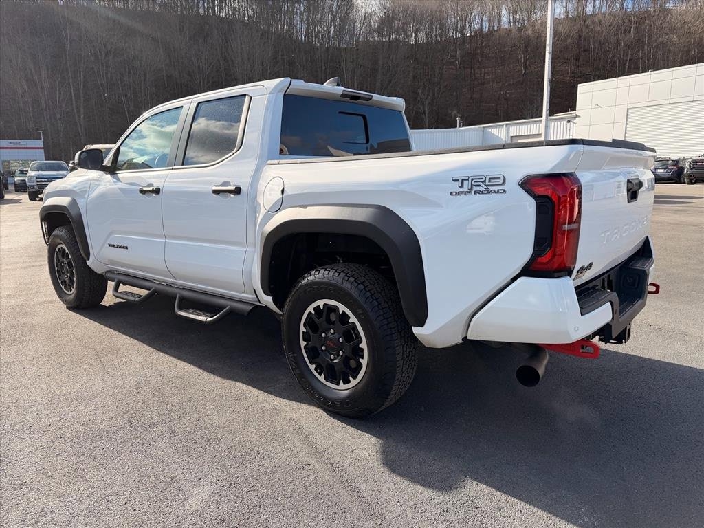 Used 2024 Toyota Tacoma TRD Off-Road w/ TRD Off Road Upgrade Package image 7