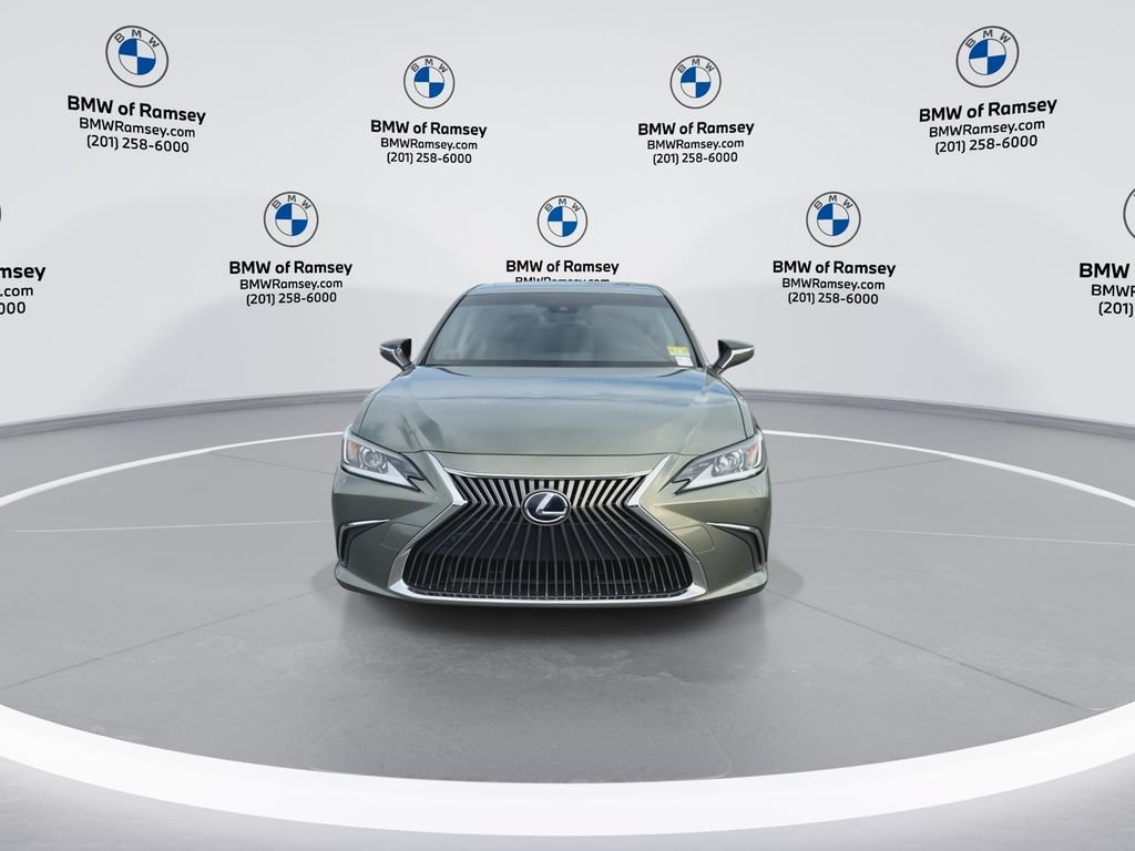 Used 2019 Lexus ES 300h w/ Premium Package FWD image 3