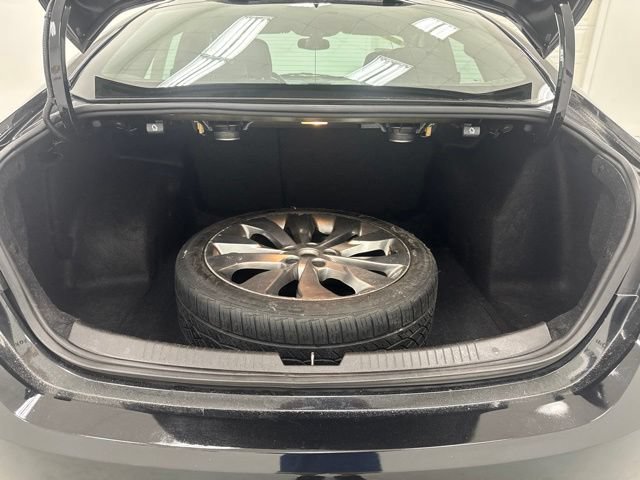 Used 2016 Chevrolet Malibu Premier FWD image 28