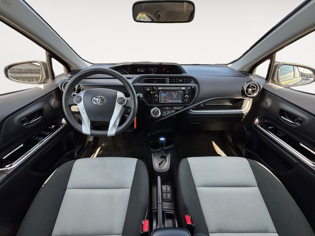Used 2016 Toyota Prius C Persona Series FWD image 17