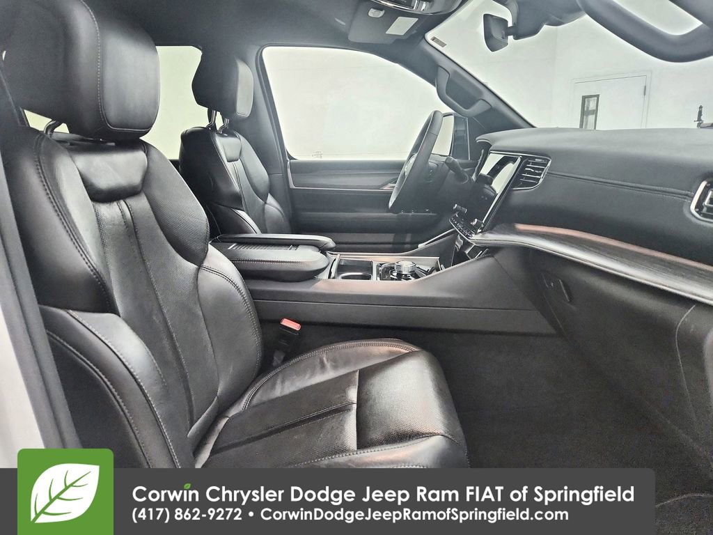 Used 2024 Jeep Wagoneer L Series II w/ Flexible Seating Group image 34