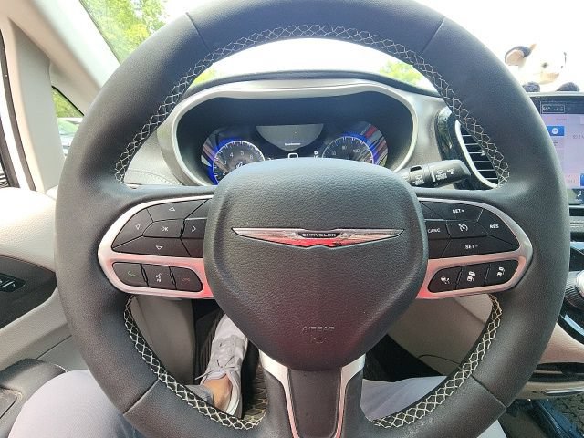 Used 2024 Chrysler Pacifica Touring-L w/ Road Tripper Package FWD image 32