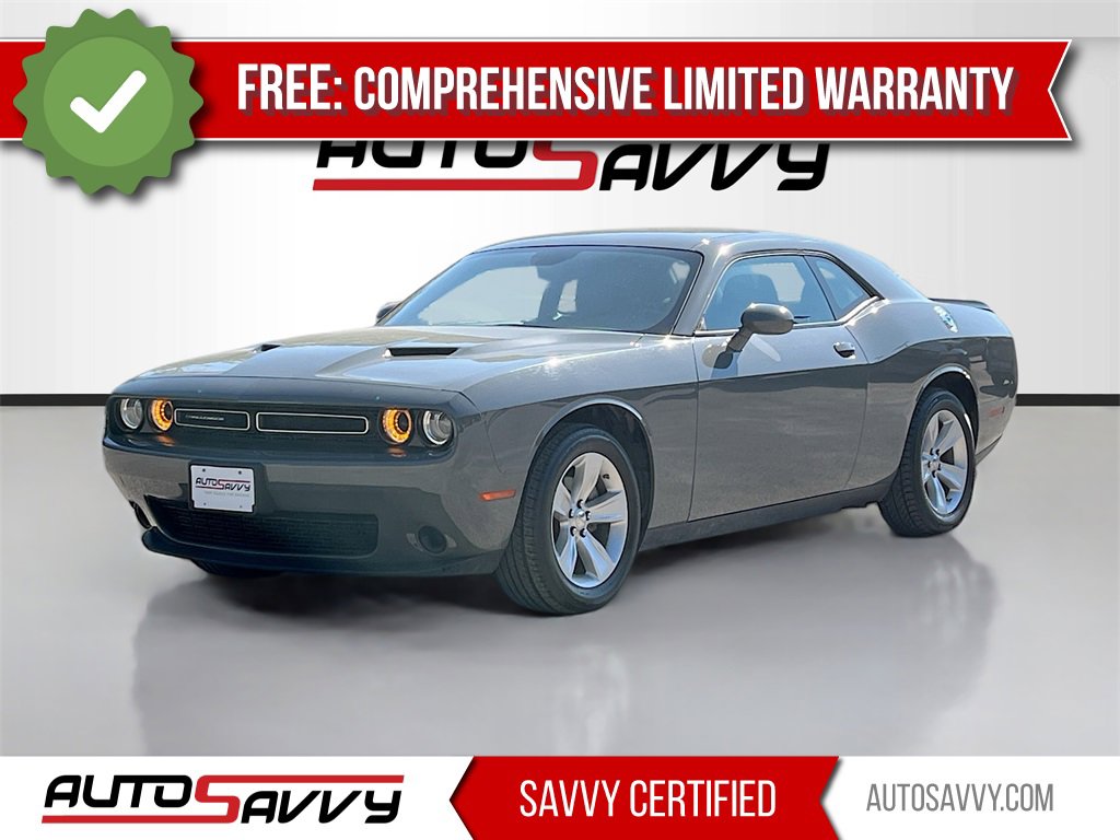 Used 2023 Dodge Challenger SXT image 3