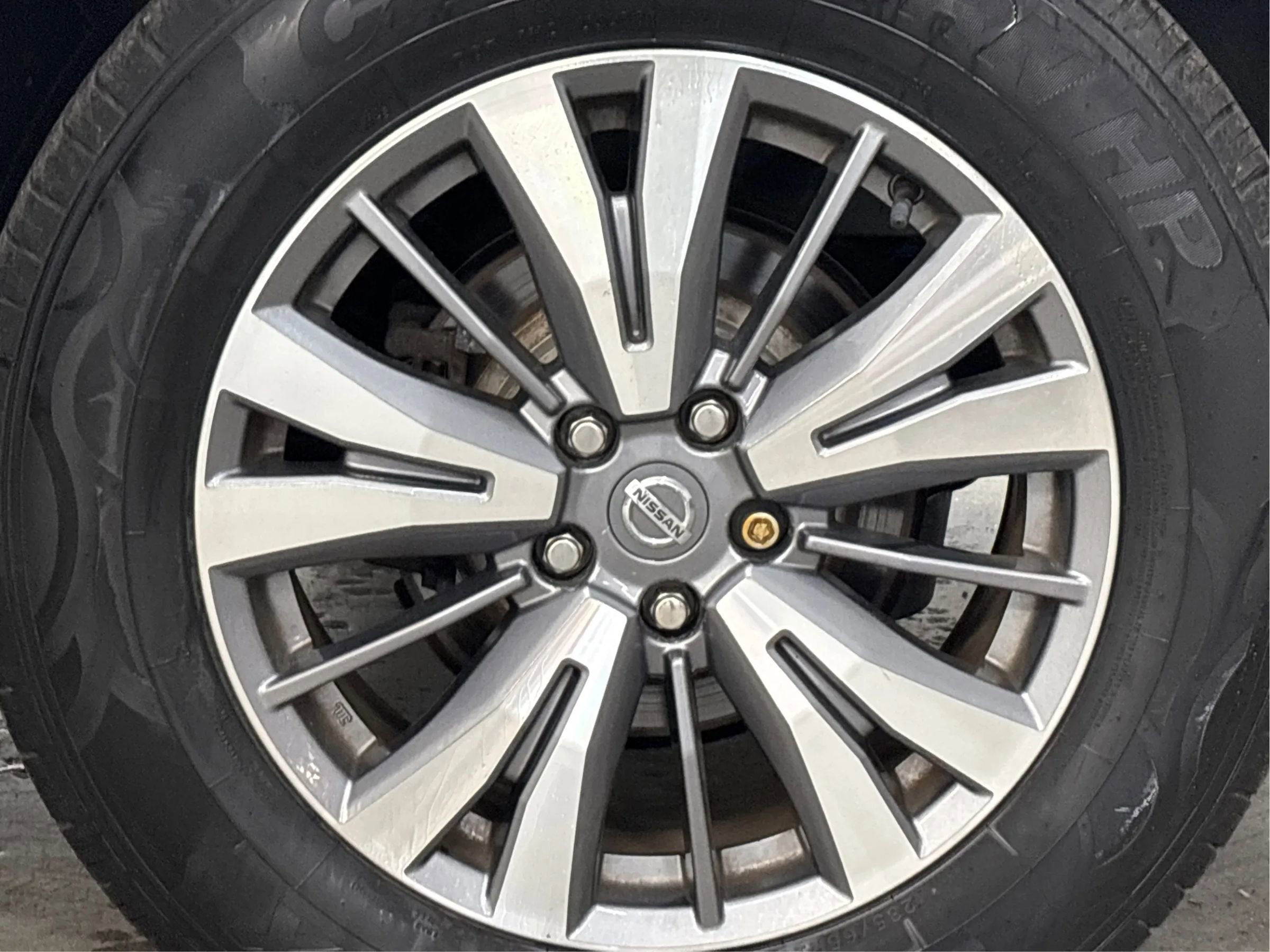 Used 2020 Nissan Pathfinder SV AWD/4WD image 31