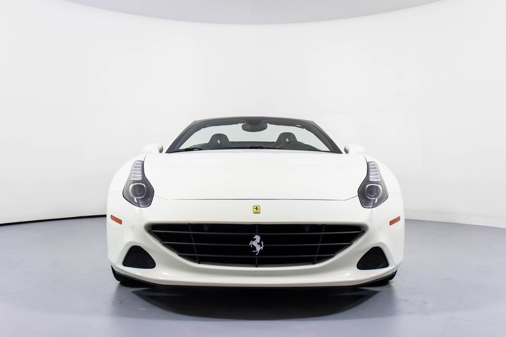 Certified 2017 Ferrari California T image 11