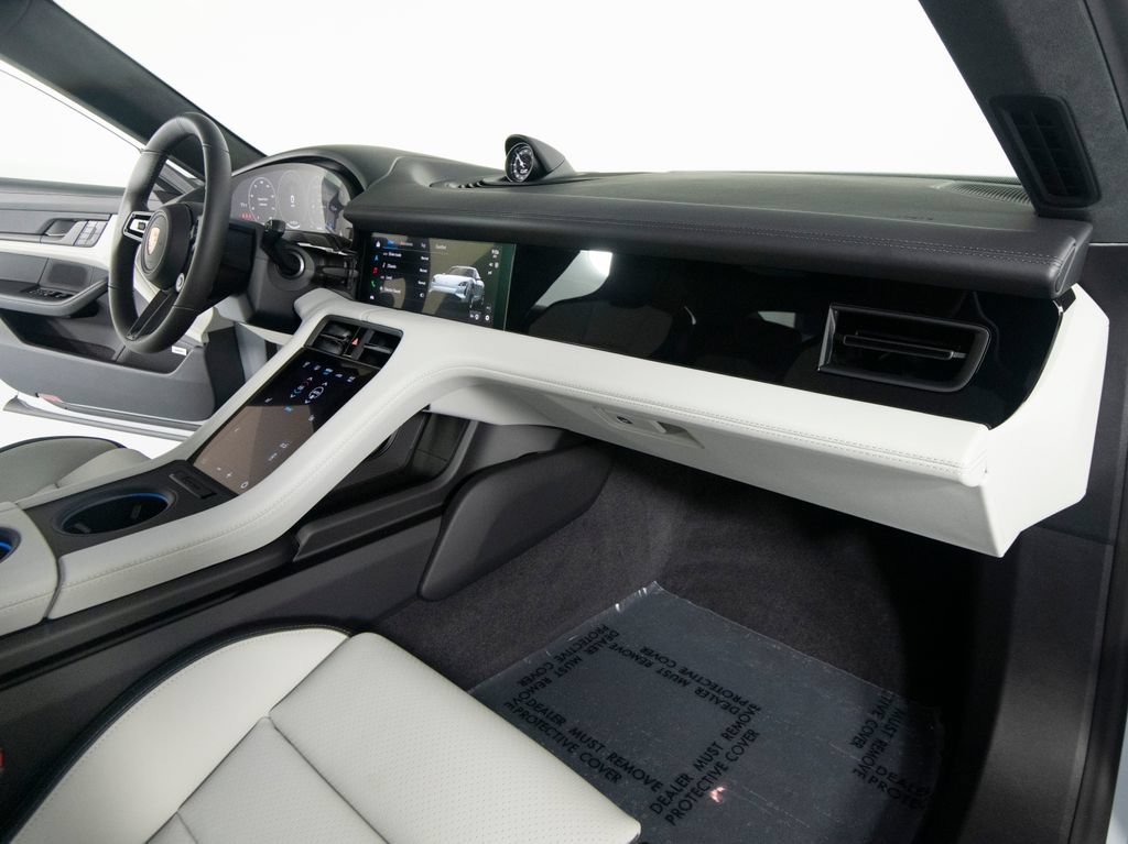 New 2026 Porsche Taycan GTS AWD/4WD image 31