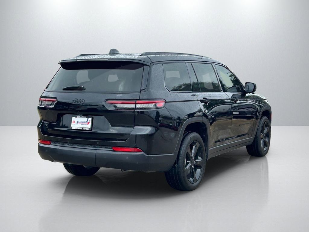 Used 2022 Jeep Grand Cherokee L Laredo RWD image 5