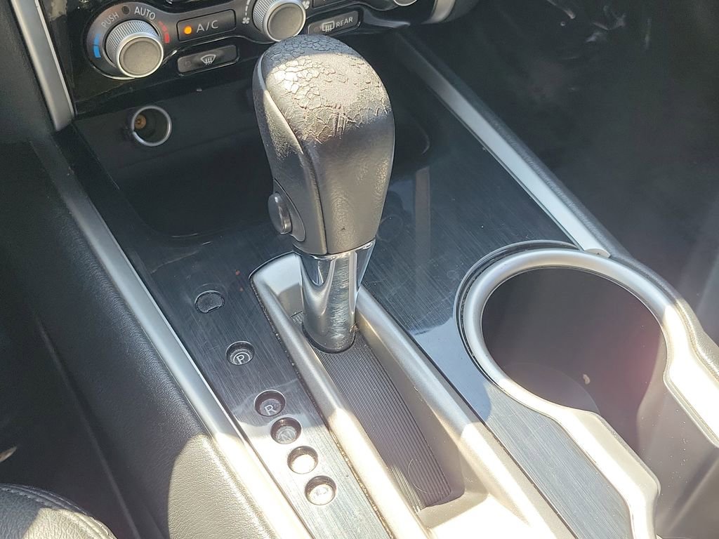 Used 2017 Nissan Pathfinder SV image 31