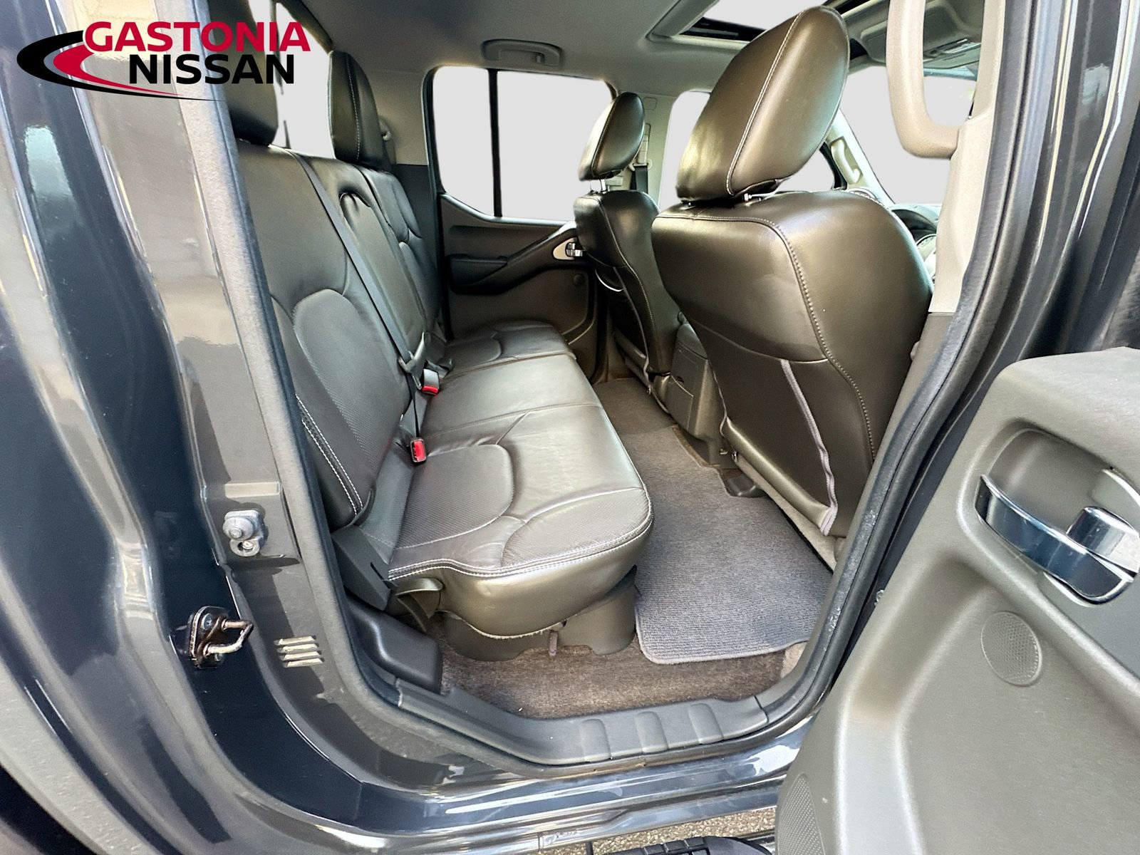 Used 2015 Nissan Frontier PRO-4X w/ Pro-4x Luxury Package image 37