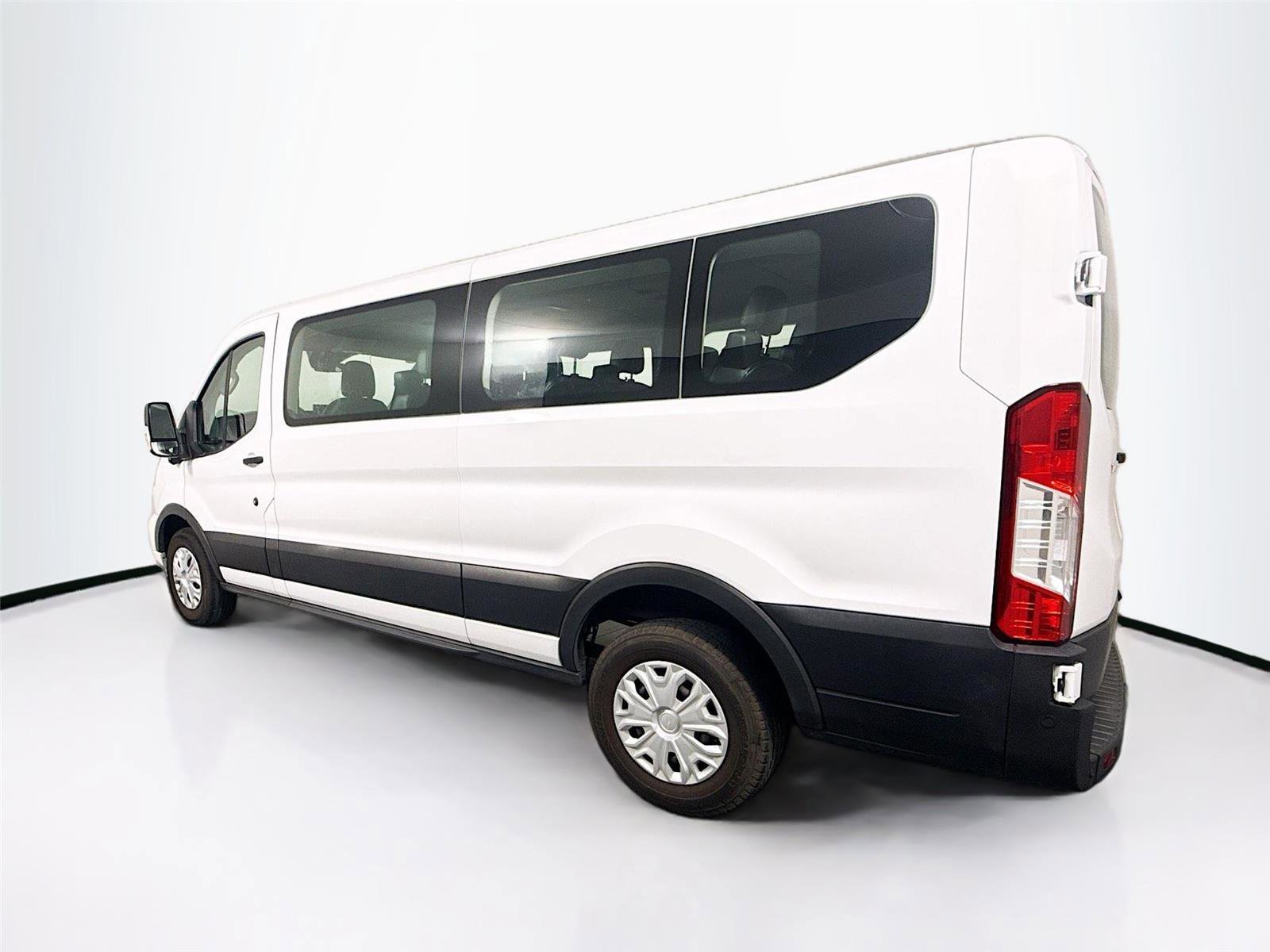 Used 2023 Ford Transit 350 XLT image 22