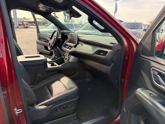 Used 2023 Chevrolet Tahoe Z71 w/ Luxury Package AWD/4WD image 32