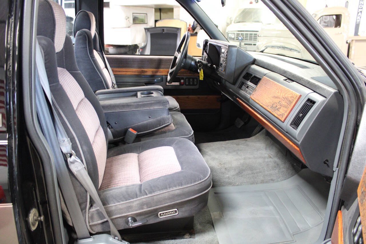Used 1990 Chevrolet Silverado 1500 2WD Regular Cab image 22
