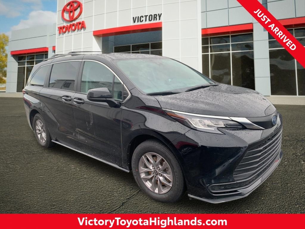 Used 2022 Toyota Sienna LE
