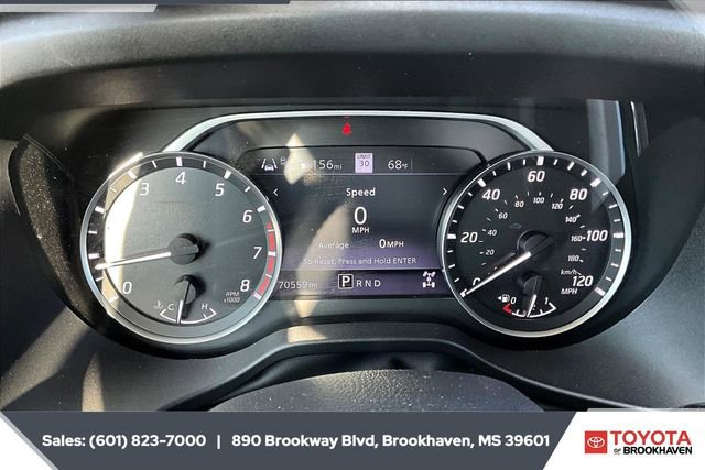 Used 2021 Nissan Titan SL w/ Moonroof Package image 14