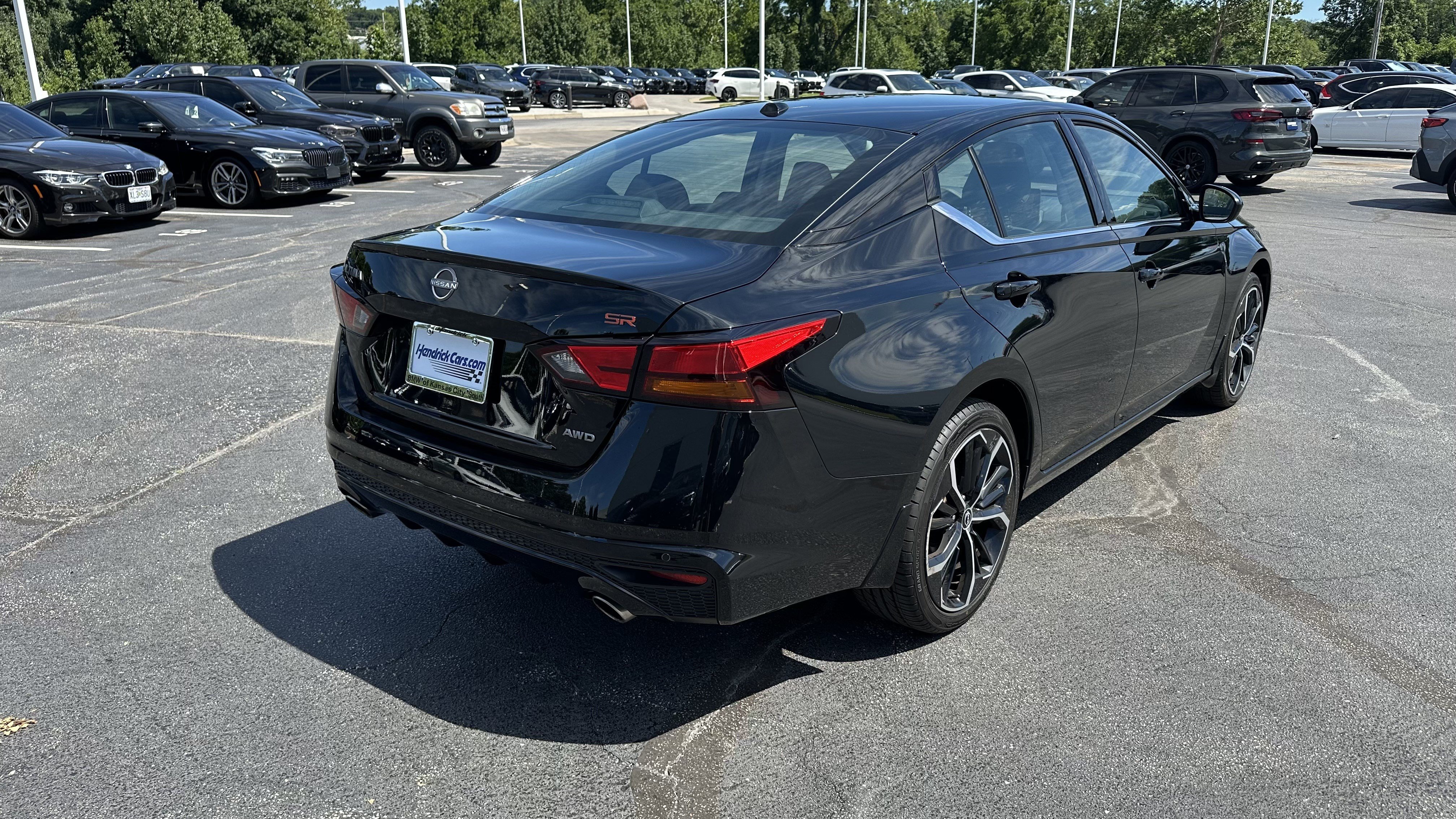 Used 2024 Nissan Altima 2.5 SR w/ SR Premium Package AWD/4WD image 10