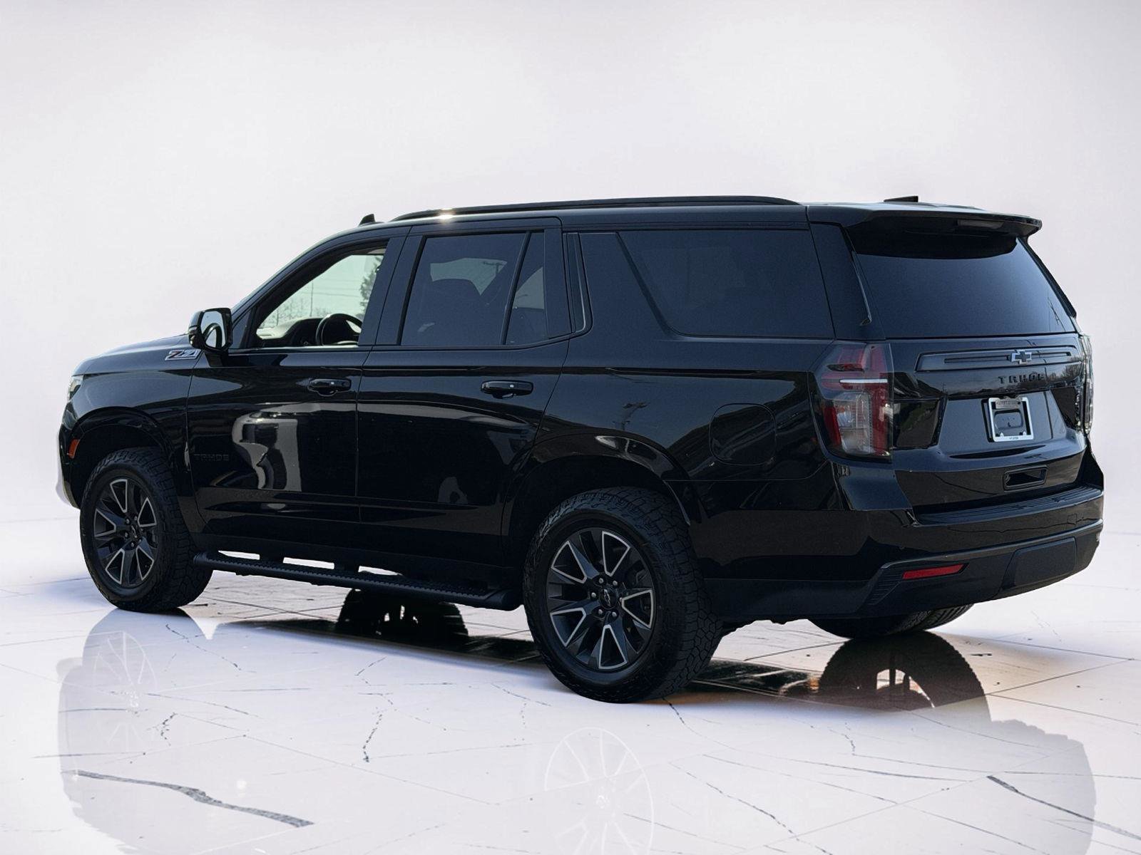 Used 2021 Chevrolet Tahoe Z71 w/ Luxury Package image 3