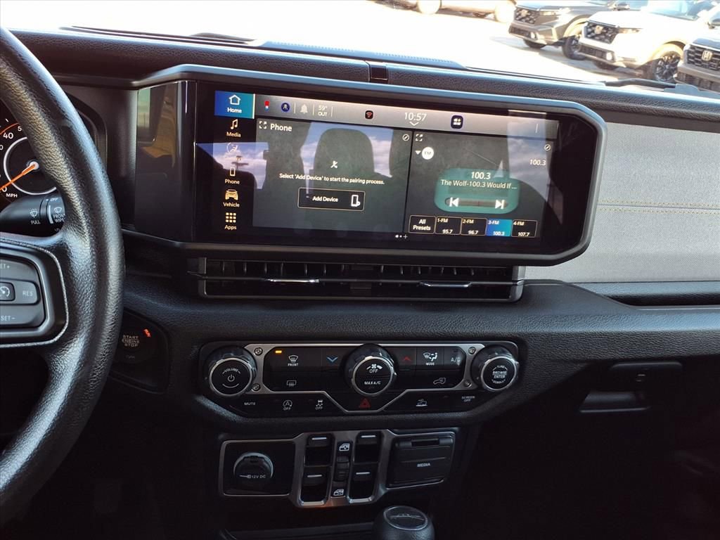 Used 2025 Jeep Gladiator Sport image 17