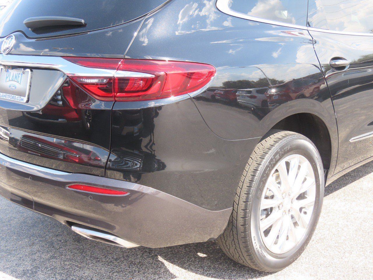 Used 2021 Buick Enclave Premium w/ Surround and Sites Package AWD/4WD image 12
