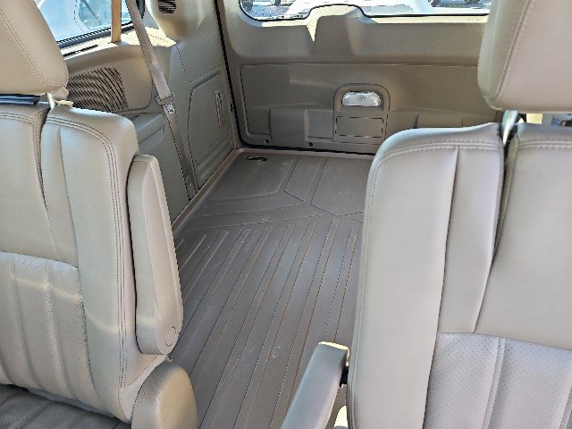 Used 2013 Chrysler Town & Country Touring-L w/ Entertainment Group #2 image 8