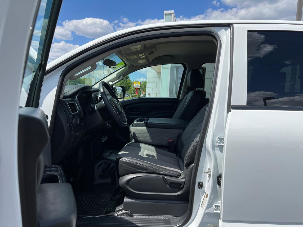 Used 2018 Nissan Titan S w/ S Utility Package AWD/4WD image 15
