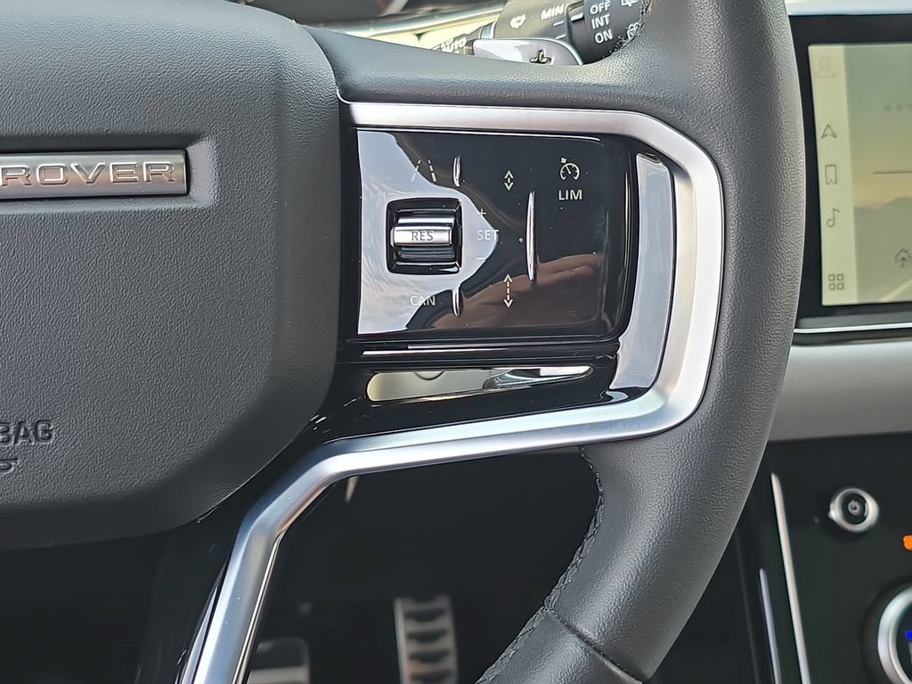 Certified 2023 Land Rover Range Rover Evoque R-Dynamic SE AWD/4WD image 18