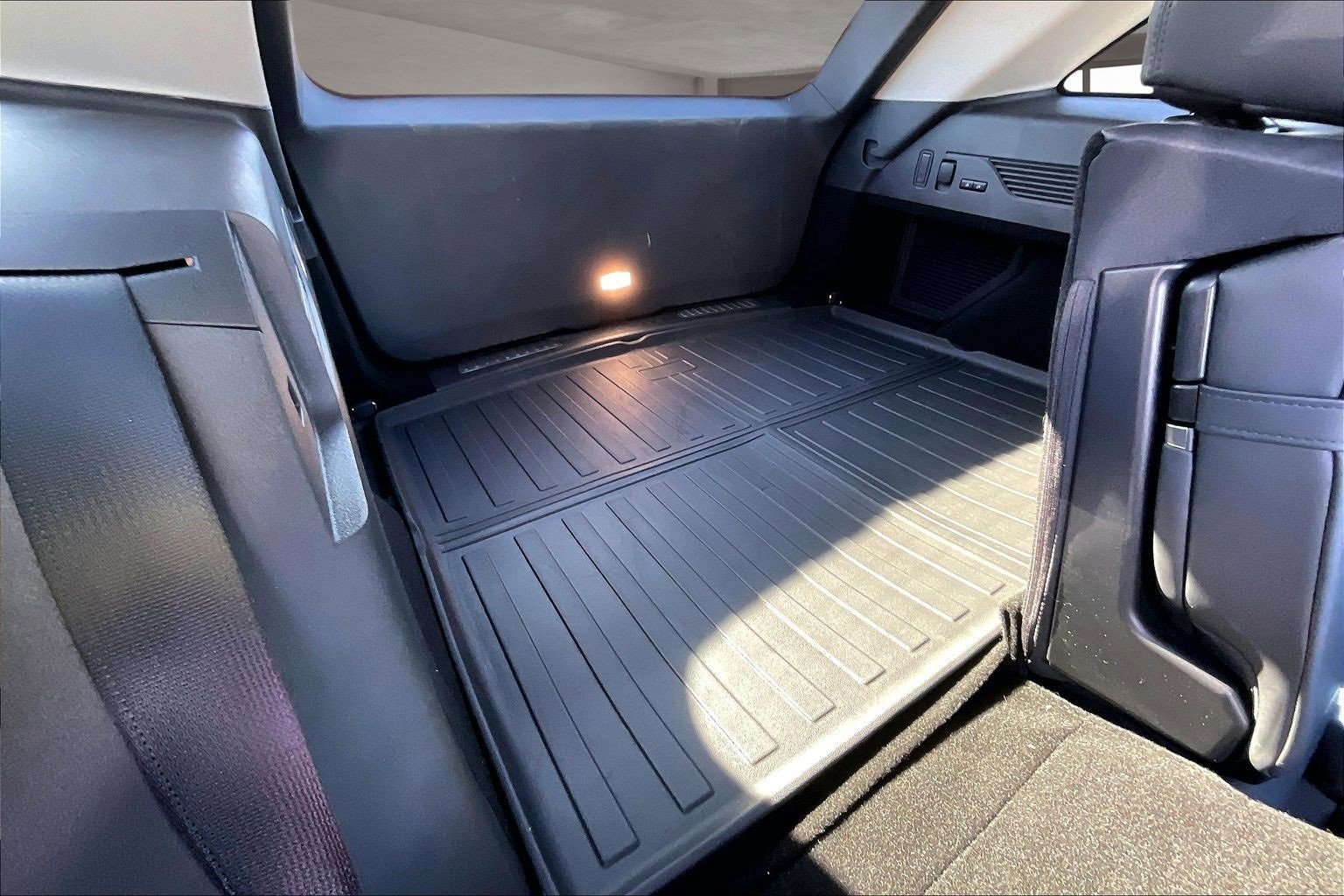 Used 2024 Lincoln Nautilus Reserve w/ Equipment Group 202A image 25