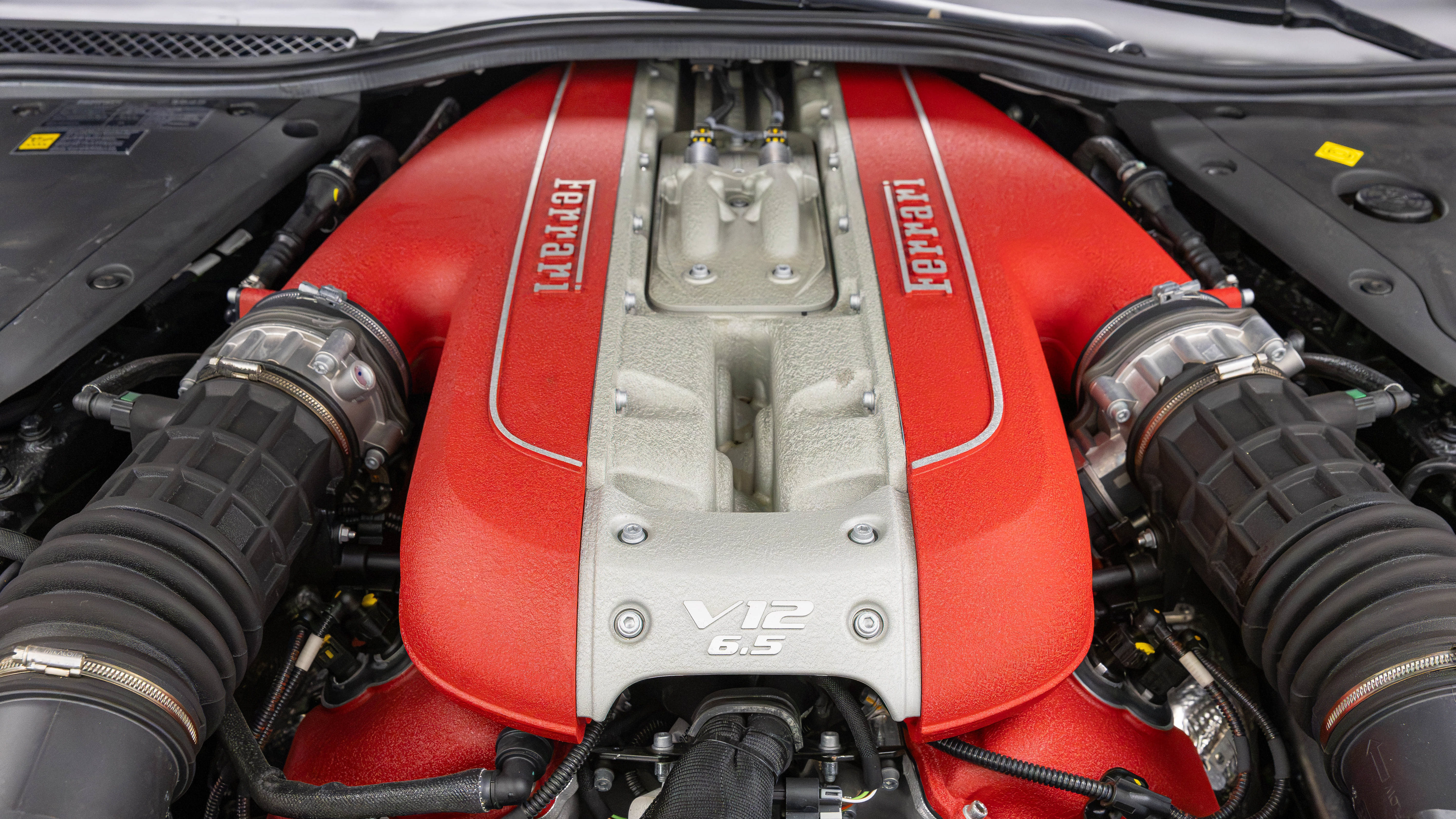 Used 2020 Ferrari 812 Superfast RWD image 54