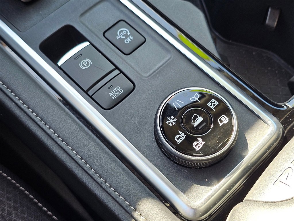 Certified 2024 Nissan Pathfinder SV image 27