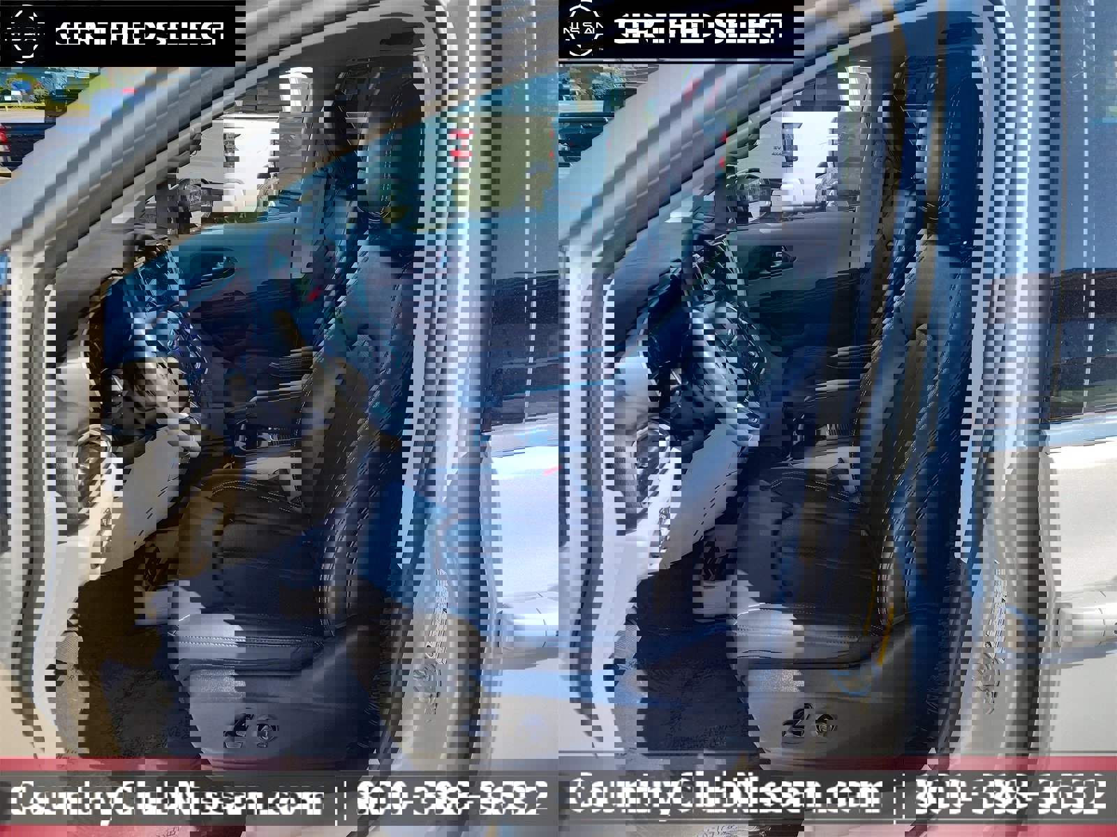 Used 2024 Chrysler Pacifica Touring-L image 11