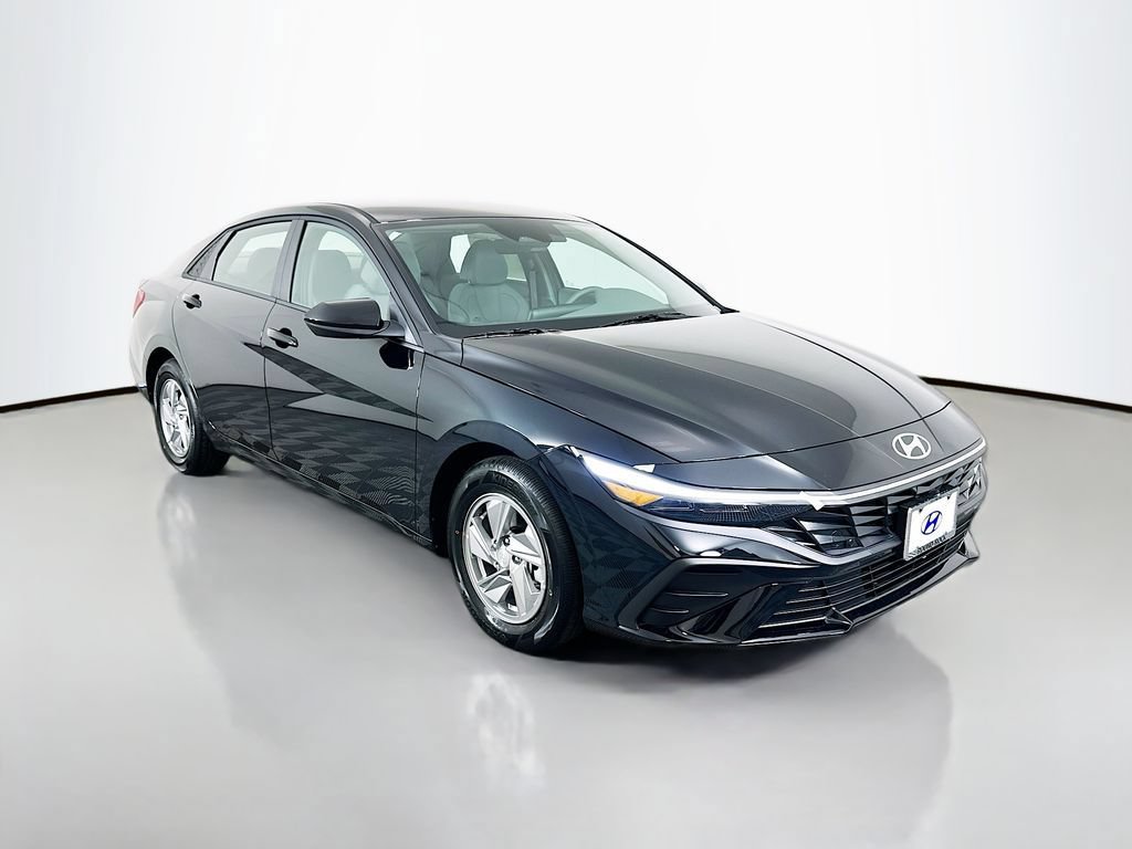 New 2026 Hyundai Elantra SE w/ Cargo Package FWD image 3