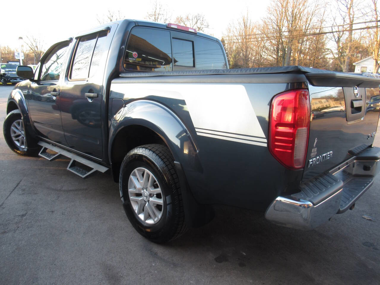 Used 2019 Nissan Frontier SV image 13