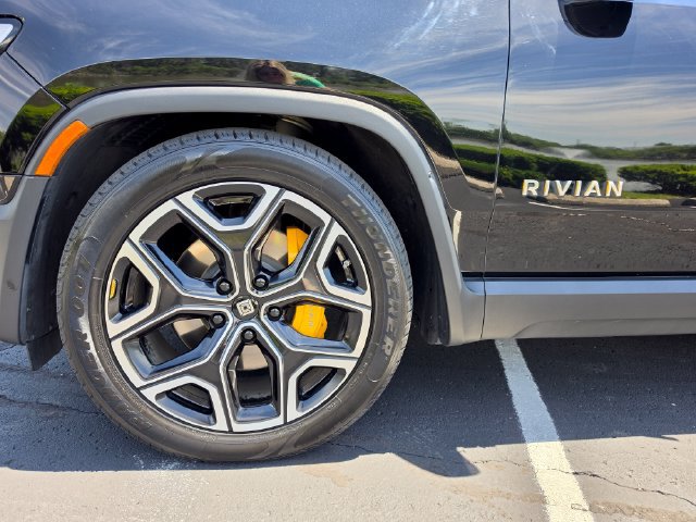 Used 2023 Rivian R1S Launch Edition Quad AWD/4WD image 10